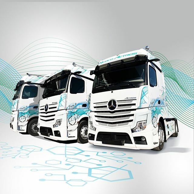 comersud's tweet photo. Dall'incontro di tecnologia, sicurezza ed efficienza nasce sempre qualcosa di unico: ecco le nuove grafiche per #NuovoActros pensate appositamente per i veicoli demo marketing dei Dealer #MercedesBenzTrucks! Dicci che cosa ne pensi nei commenti 😎
#trucksyoucantrust #NewActro… https://t.co/NZXZVqcFVU