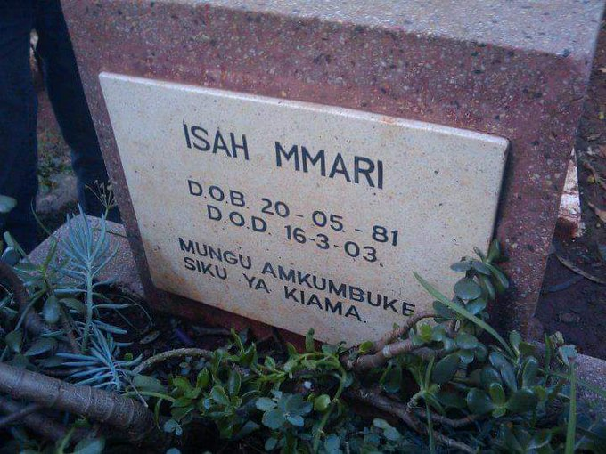 AdamMaina_'s tweet photo. Today we say #RIPEsir.
17 years ago the legend was laid to rest. ๐ https://t.co/FmA8GhqWIJ