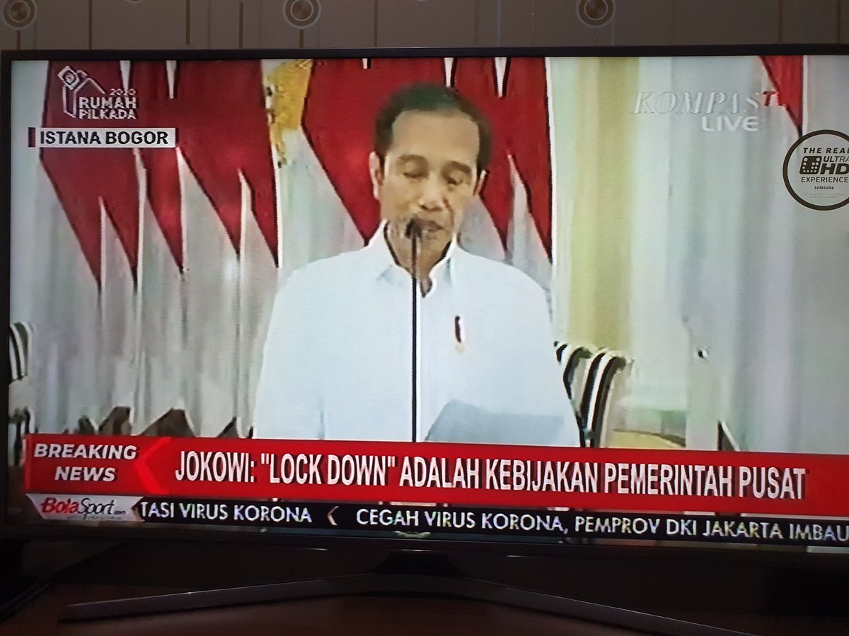 kurawa's tweet photo. Presiden @jokowi Live Now... 

Kebijakan LockDown diambil alih oleh pemerintah pusat.

Semua kebijakan pemprov harus berkoordinasi dengan pemerintah pusat. https://t.co/bP8qmPaSwc