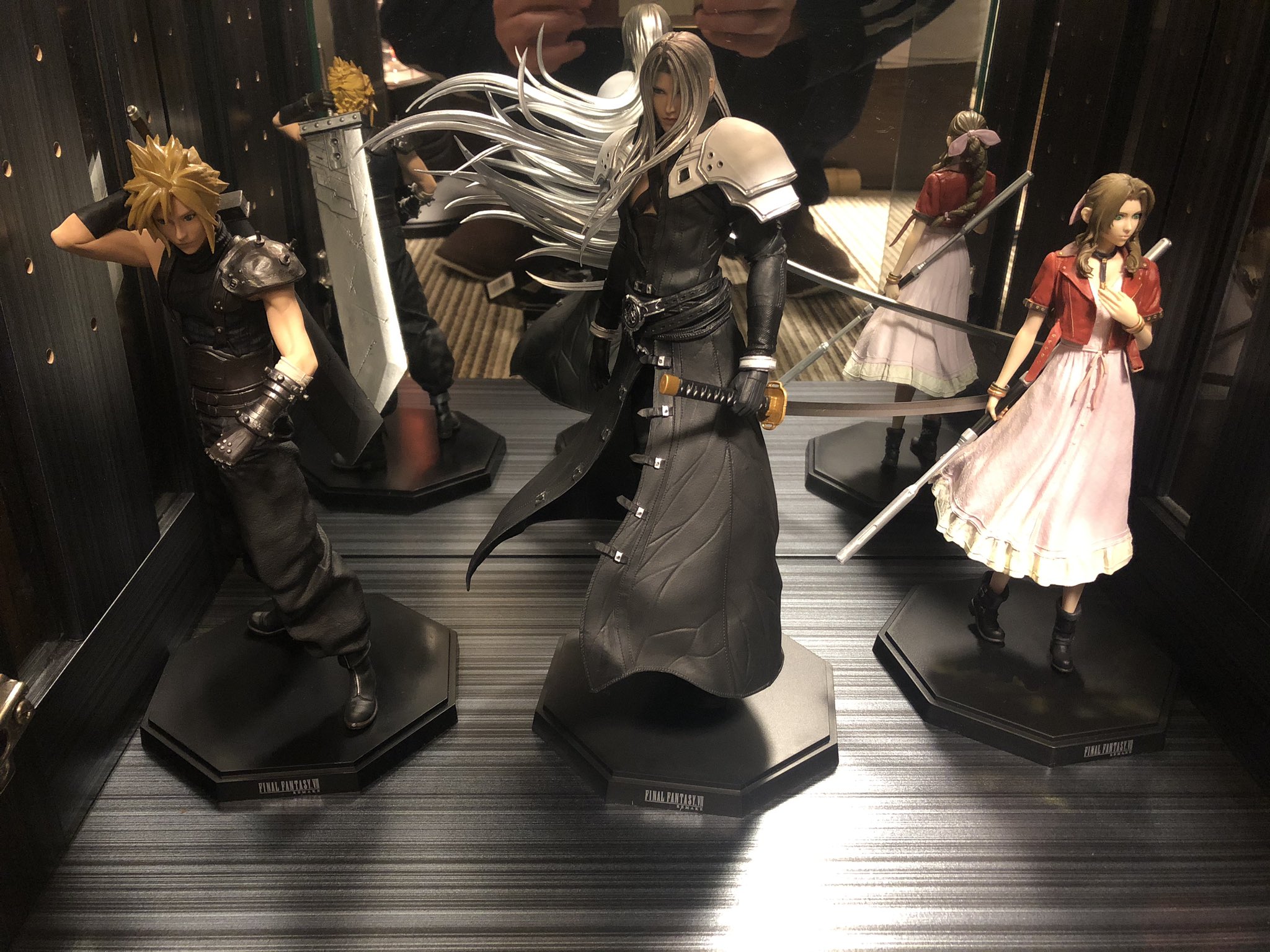 バトルロメオ Ff7 リメイク やっと開封できた マジかっこいい セフィロス 刀長い Ff7 Ff7リメイク クラウド セフィロス エアリス T Co Watuhe8jbq Twitter