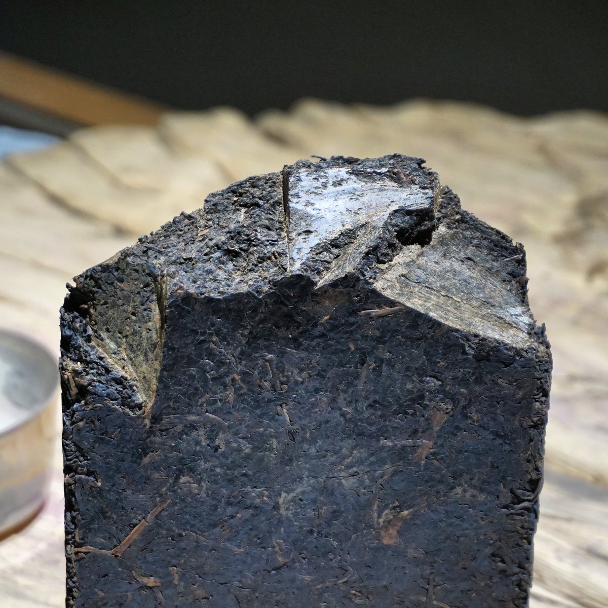 ExquisiteLeaves's tweet photo. Another kind of #teamountain : opened #DarkBrickTea . 🌿👌🍵 https://t.co/loZ63sImeQ