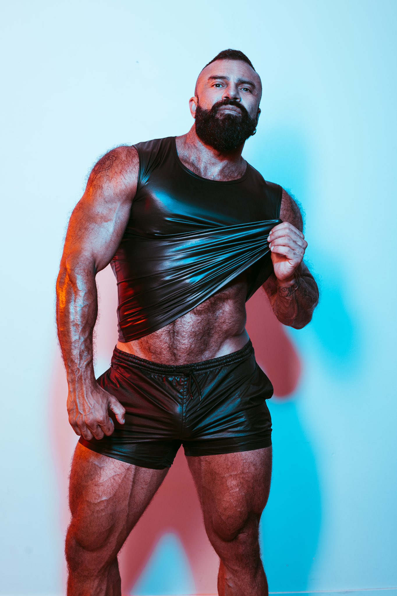 Joel Devereux on X: First pic from my collab w Rogan Richards 🦍🔥 >>>  t.couA2AdnzBO0 t.coteHz4xjbOK  X