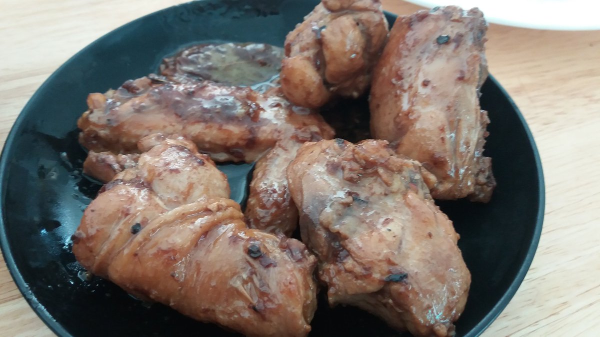 jhonah_24's tweet photo. First Fried Chicken Adobo ✅ https://t.co/qKN3DYfjQb