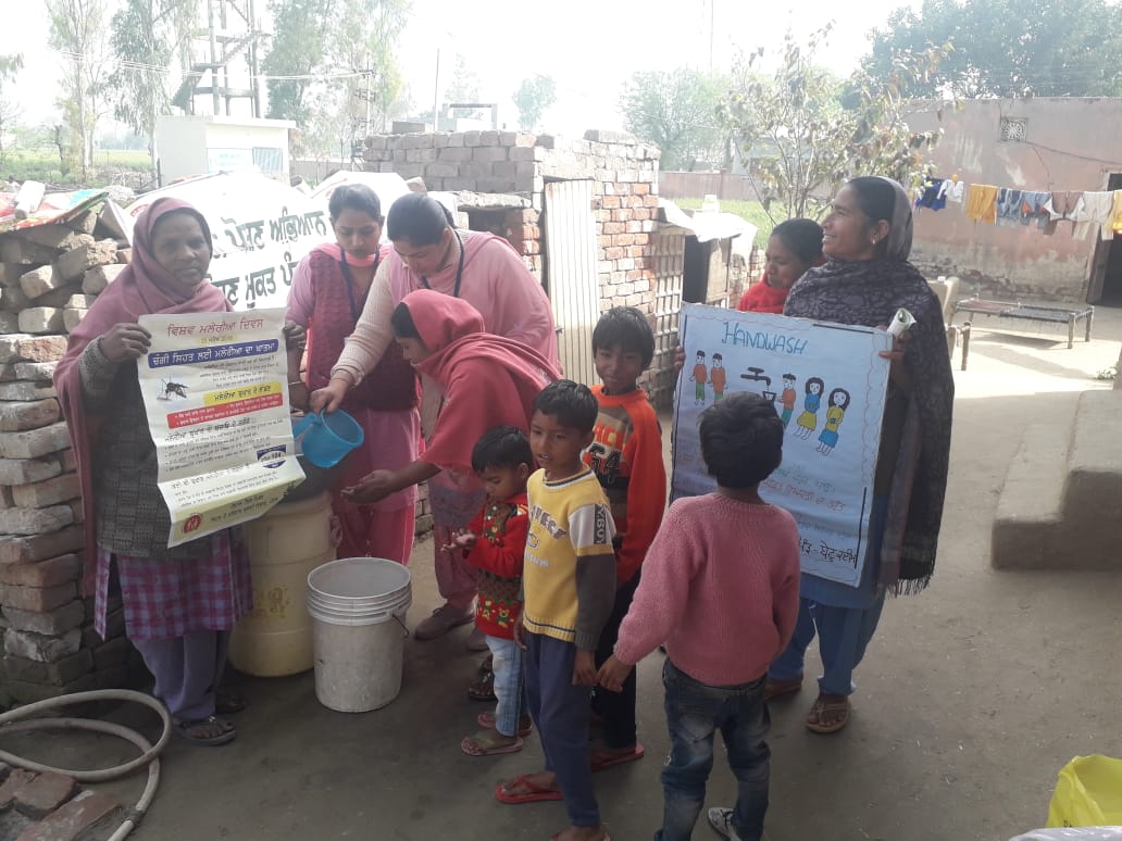 KIRANBA82319696's tweet photo. village betu qadim block mamdot
home visit about carona virus and give information ladies and children
about hand washing
A.w.w kiran bala , pooja rani
A.w.h veena rani,raj kuar
#Dsswcd.gov.in
#PoshanPakhwada2020 https://t.co/fXwjGggRuS