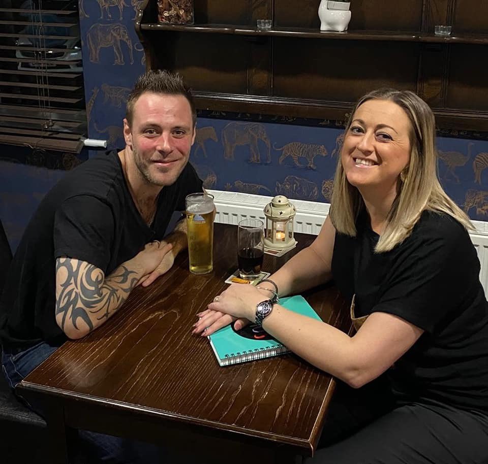 StockburnMusic's tweet photo. Great night interview with Lindsey Benson from @LeedsCityDwell magazine.......it will be in April's issue!!!! #stockburn #music #leeds #citydweller #magazine #april #interview https://t.co/wleYLovt1r