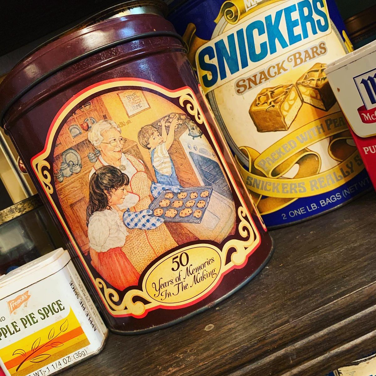 4ElenKate3's tweet photo. More #relics from my mom’s collection. When some things don’t make sense, remember the many, many more things that do: cookies with grandma, Snickers, why wait?, animal crackers, Hershey’s chocolate! #elenkate #findingbeautiful #boldbrilliantbeautiful https://t.co/eHt3OyfC19
