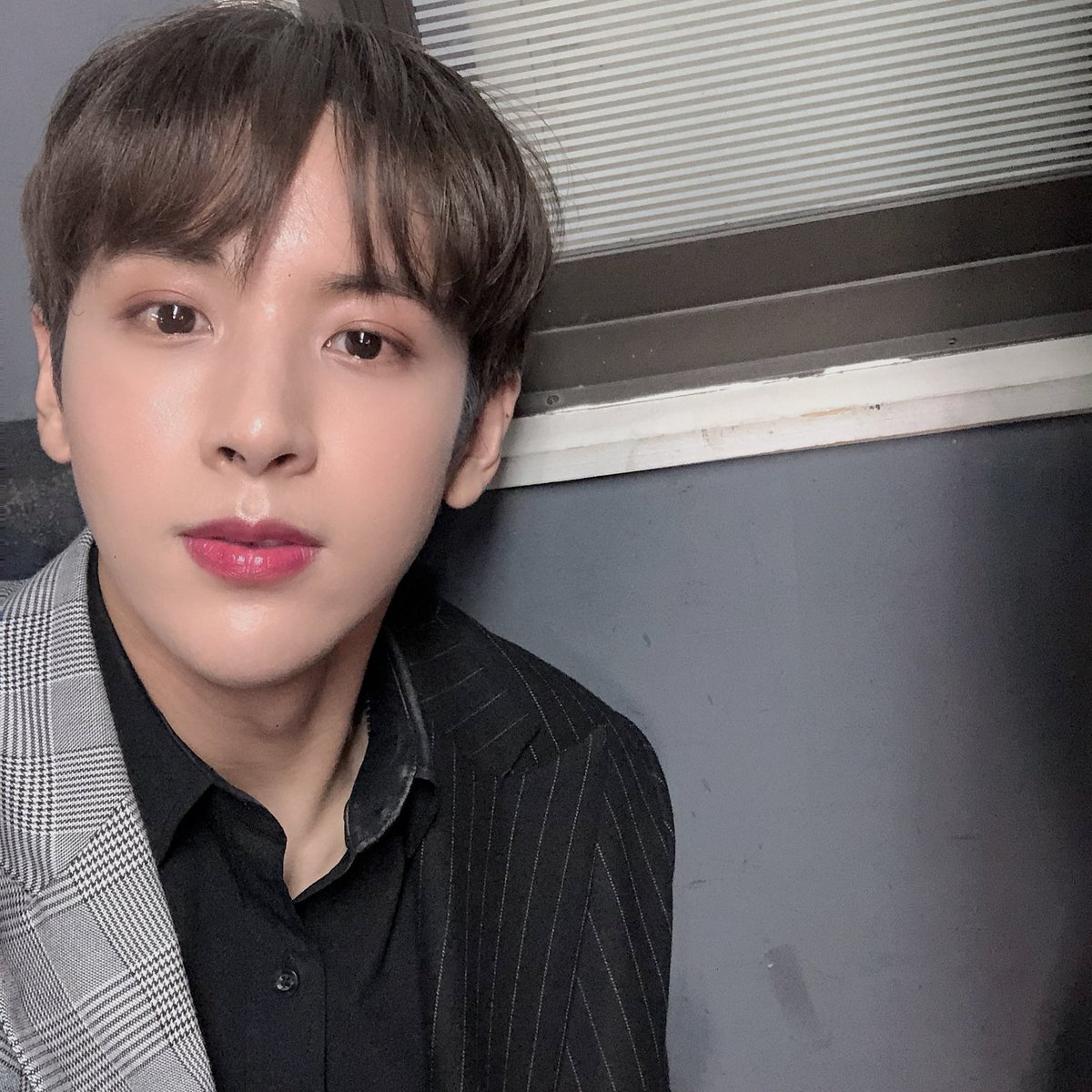 OTC_official_jp's tweet image. [YooOne] 皆様元気で過ごしてますか？😀
私たちOTCも皆様の為に一生懸命頑張って練習しています。会える時まで私たち忘れずにまた会いましょう！😖

#OTC #offthecuff #YooOne