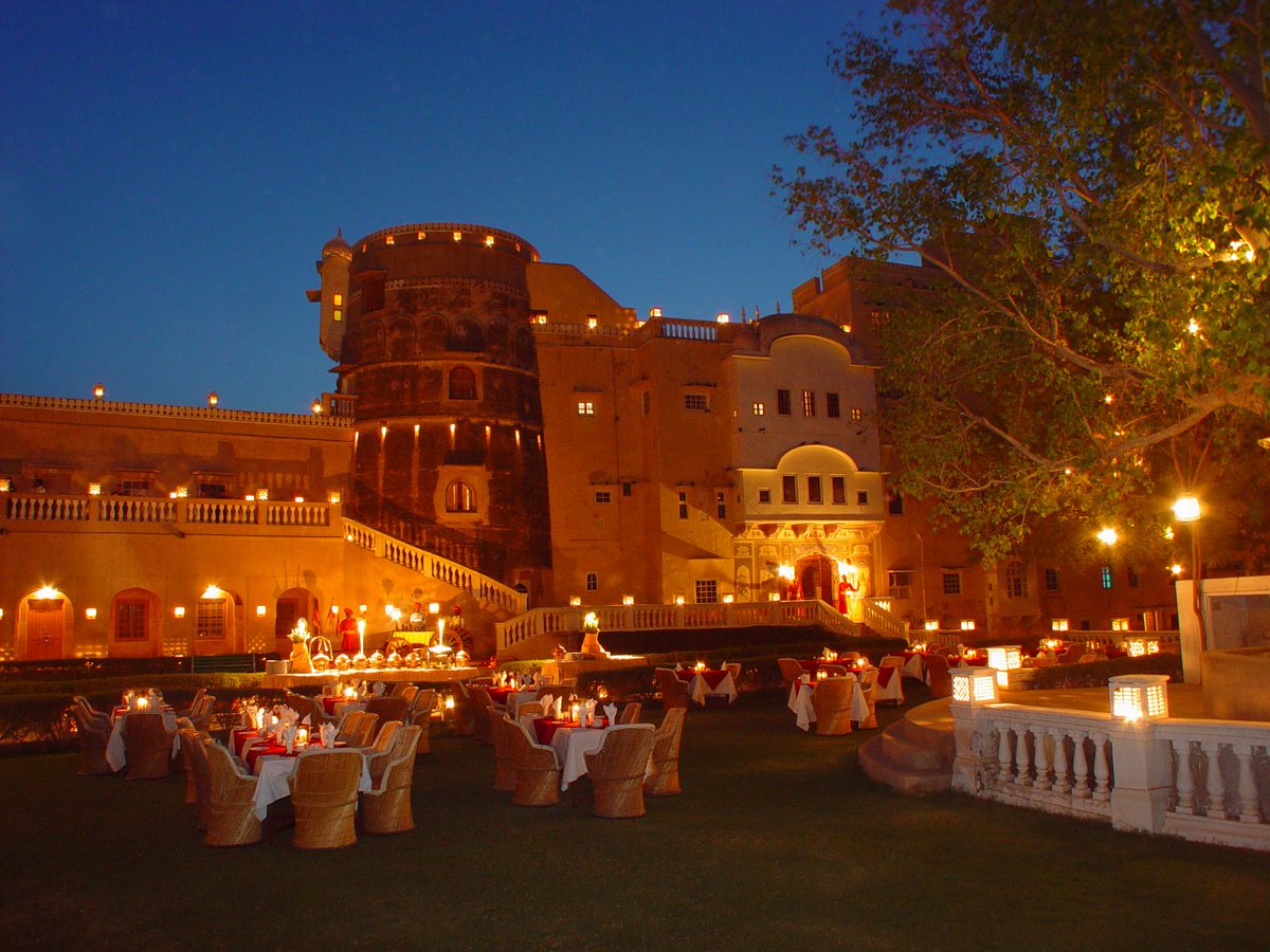 CastleMandawa's tweet photo. Come bead your tale of royalty and romance only at the poetic land of Castle Mandawa which will take your breath away make it a memorable vacation to the picturesque town of Mandawa. https://t.co/abtMW1NjUI