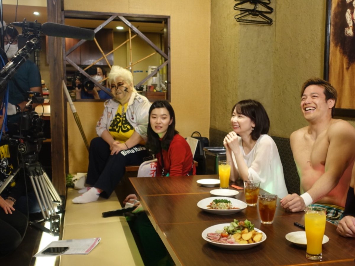 ザ リーヴｐ軍団 En Twitter ザ リーヴcm撮影中 大放出 こら 潮崎さん 何やってるんですか なーんだcmか 潮崎豪 Ghcチャンピオン 15秒コント