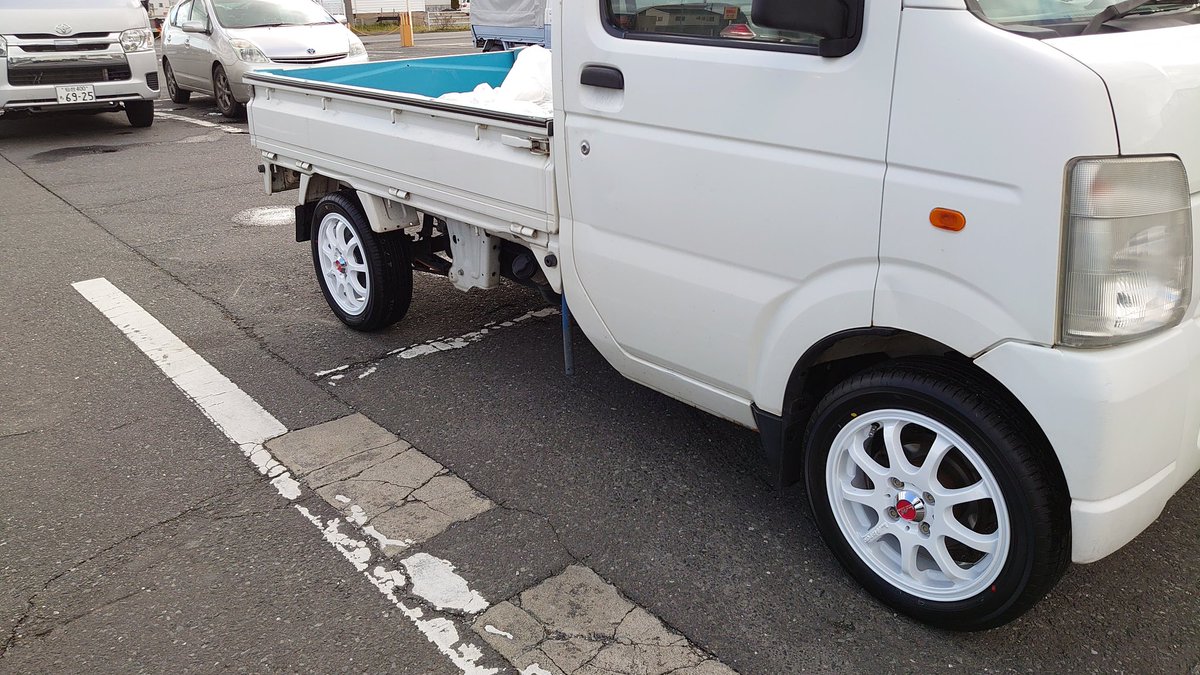 Motoxjr X男 ペケオ 軽トラカスタムした 14インチだお マフラーも変えたくなるお Lmsport 軽トラ 白ホイール