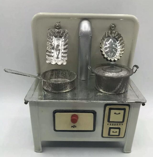 RubyandBeets's tweet image. Our 20% off Storewide sale is still in full swing! While you sit at home over the coming days, take a trip down memory lane by browsing our vintage and antiques! Link to eBay store in our Bio ✅🌈#rubyandbeets