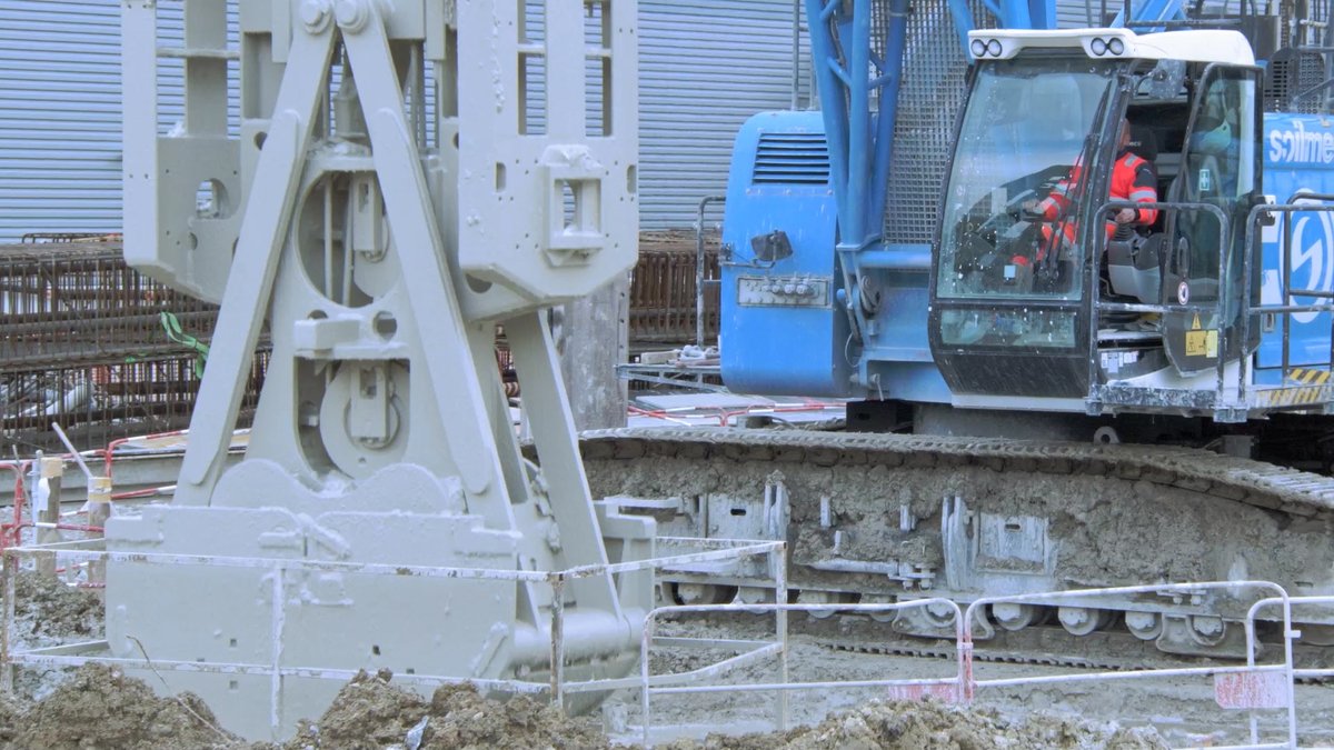 GruppoTrevi's tweet photo. #TreviSpa carried out the construction of the #perimeterWall, serving as #foundation and protection of the excavation planned for the 4 skyscrapers of the #4Frankfurt project, as a #diaphragmWall and, in this case, through two different methods... https://t.co/ERNwJ9f2qm https://t.co/mIGuUf8bNZ