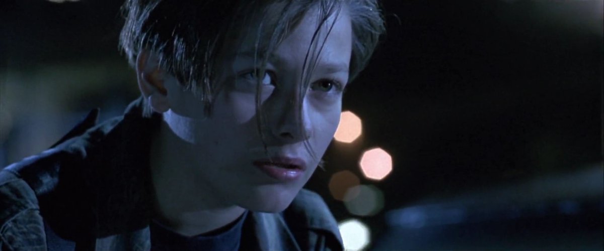 伏し目から上目遣いになるエドワードファーロング様が女神以外の何者