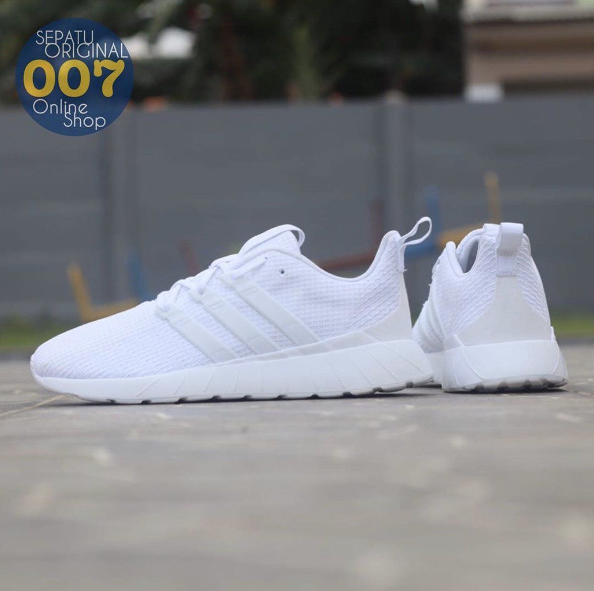 adidas questar flow triple white