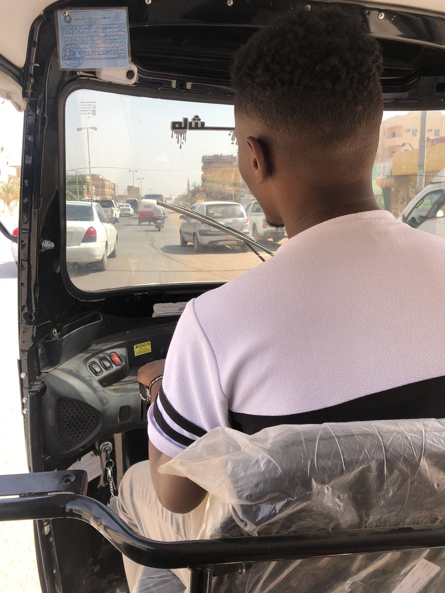 TBOZXZ's tweet photo. امس كان ��خر يوم لي في كلية الصيدلة والليلة الحمد لله نزلوني الدوام طواليي https://t.co/vCYO3NrALe