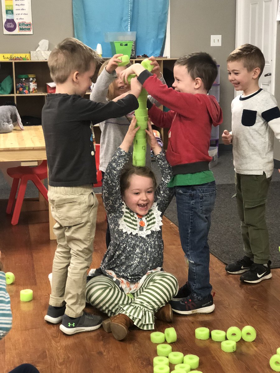 MsDesirae_LPS's tweet photo. A hard task is always easier with teamwork! https://t.co/SxQNPm8lTp
