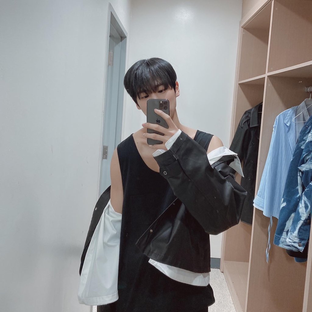 plzzbemyboy's tweet photo. 강아진줄알앗는데여우엿슴 https://t.co/Jqd3kdjYRr