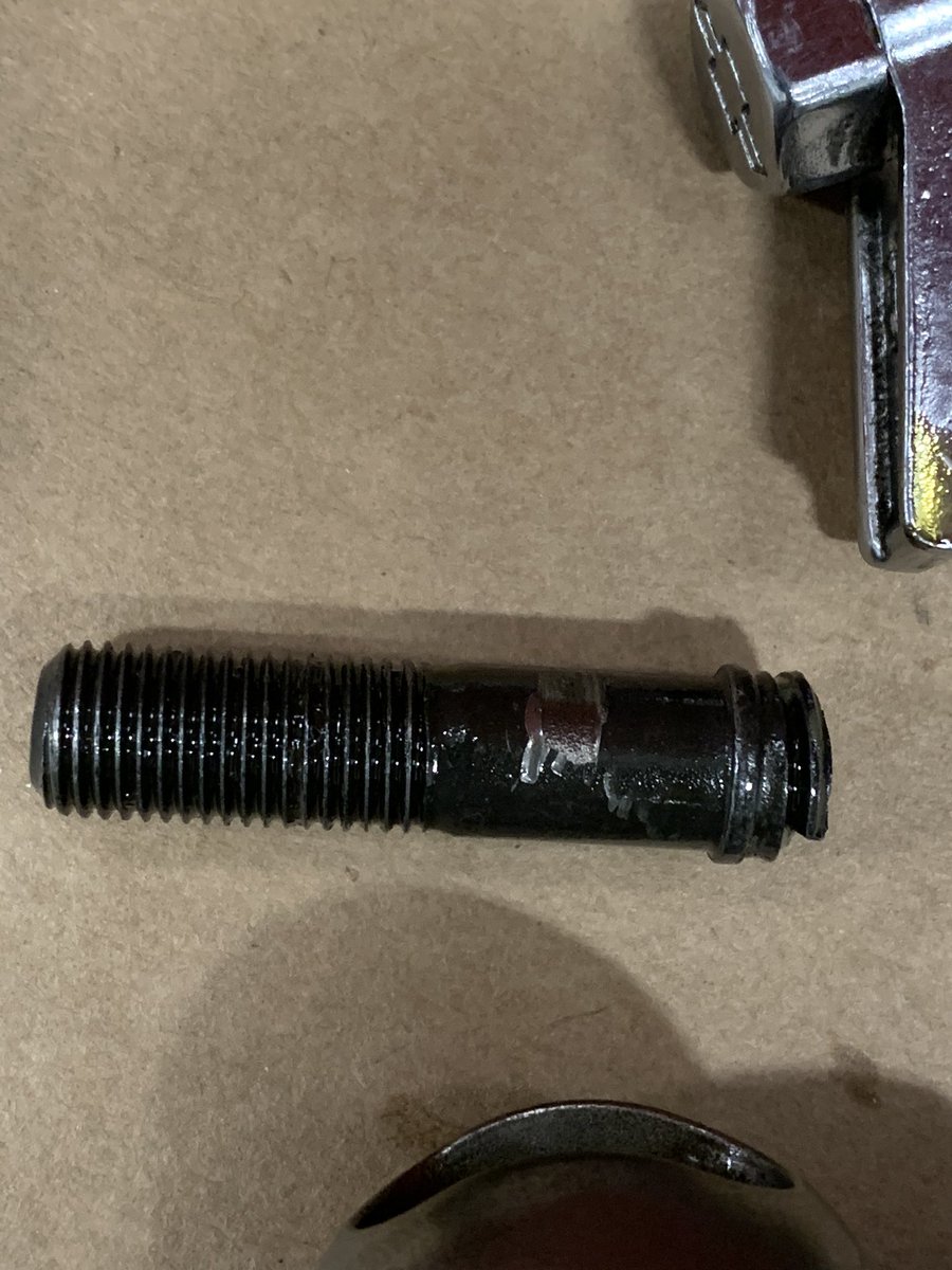 One of these things is not like the others 😲😳😂😂🔧🔧 #brokestud time to remove head, owner said this is second time a stud broke off. Think I need to dig further #autodetective  🕵️‍♂️ 😂🔧