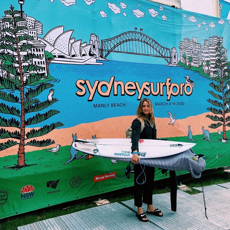surferrulemag's tweet photo. LETI CANALES FIRMA UN HISTÓRICO TERCER PUESTO EN EL SYDNEY SURF PRO
@LetiCanales con un histórico tercer puesto se embolsa 6.500 puntos que la catapultan a su nueva posición en el ranking global, el Top 10. ¡Zorionak Leti!
https://t.co/GreYco6d4a
https://t.co/Eejxi1tNkP https://t.co/YVjE9bRUP1