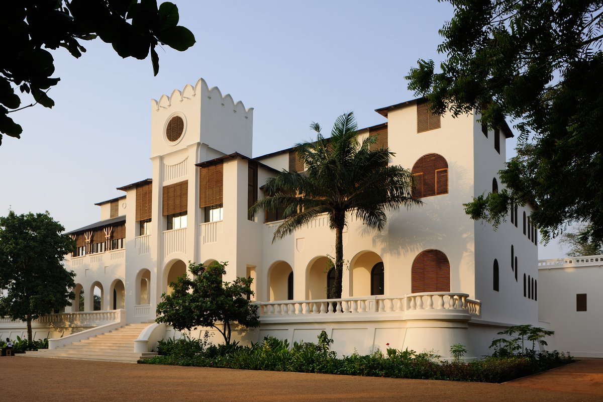 ProjectcoreInc's tweet image. Palais de Lomè is an essential part of Togolese history and is now an art center! ow.ly/BDnE50yHWKz