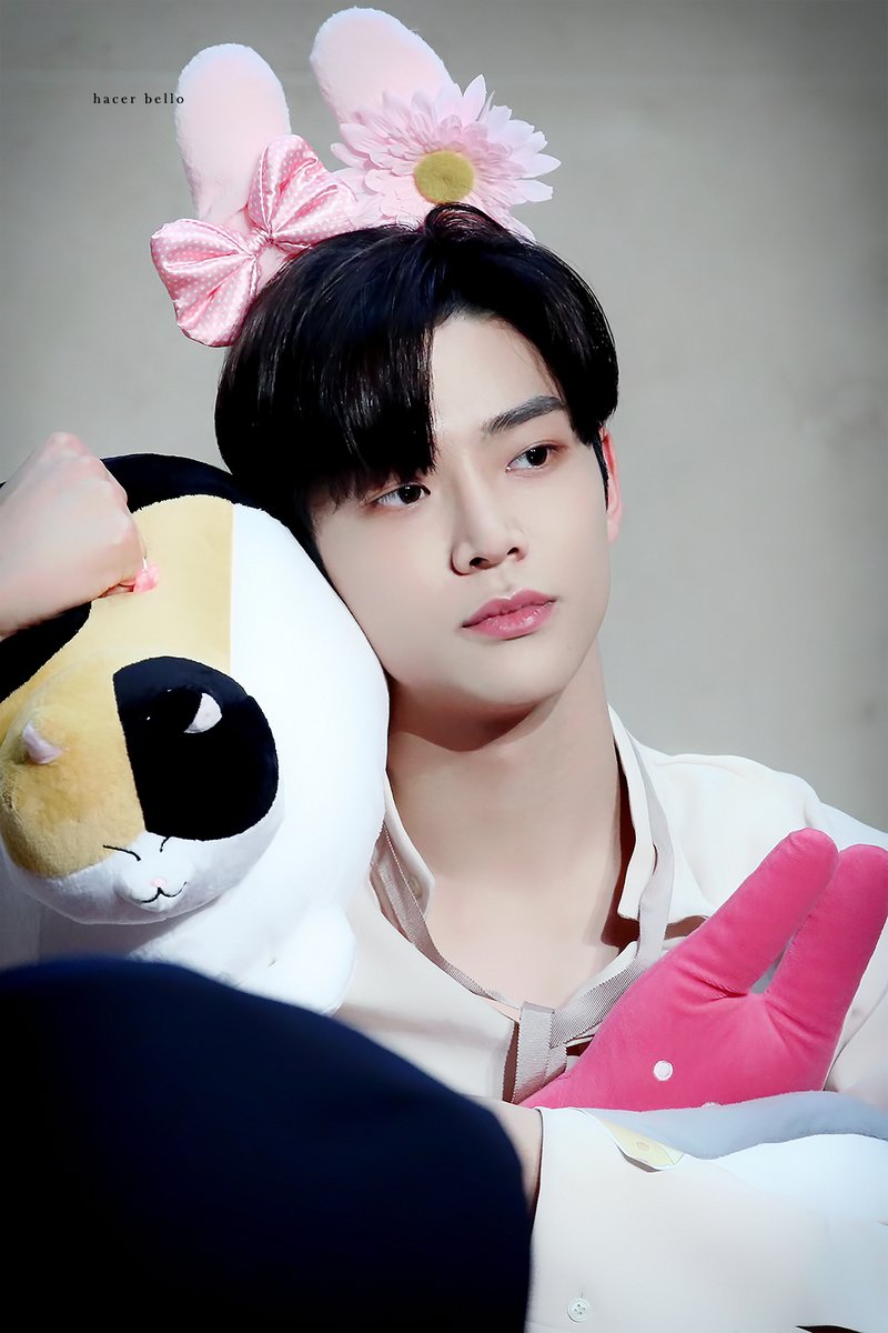 HacerBello's tweet photo. 190316 🐰🐇💖🐭
#로운 #ROWOON #ロウン #金路云 #SF9 #에스에프나인 https://t.co/seXRM5CxF5