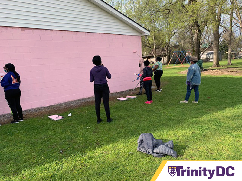 TrinityDC's tweet image. #TrinityDC Students on #AlternativeSpringBreak painted a Daycare Center &amp;amp; a house in #Selma. The students received the highest compliment today from Mr. Fulford "of all the Universities that come to do service; Trinity is exceptional as we come &amp;amp; really work."