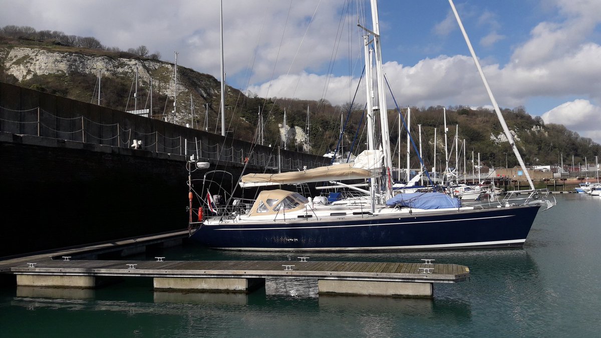 SimonSailing's tweet photo. #Dover heeft weer eens goed voor mij en de boot gezorgd. Bijna klaar voor de laatste etappe. Dan zit de #delivery van deze #swedenyacht 45 er op. #Ribadeo - #scheveningen in 6 dagen. https://t.co/wT8lcFiyum