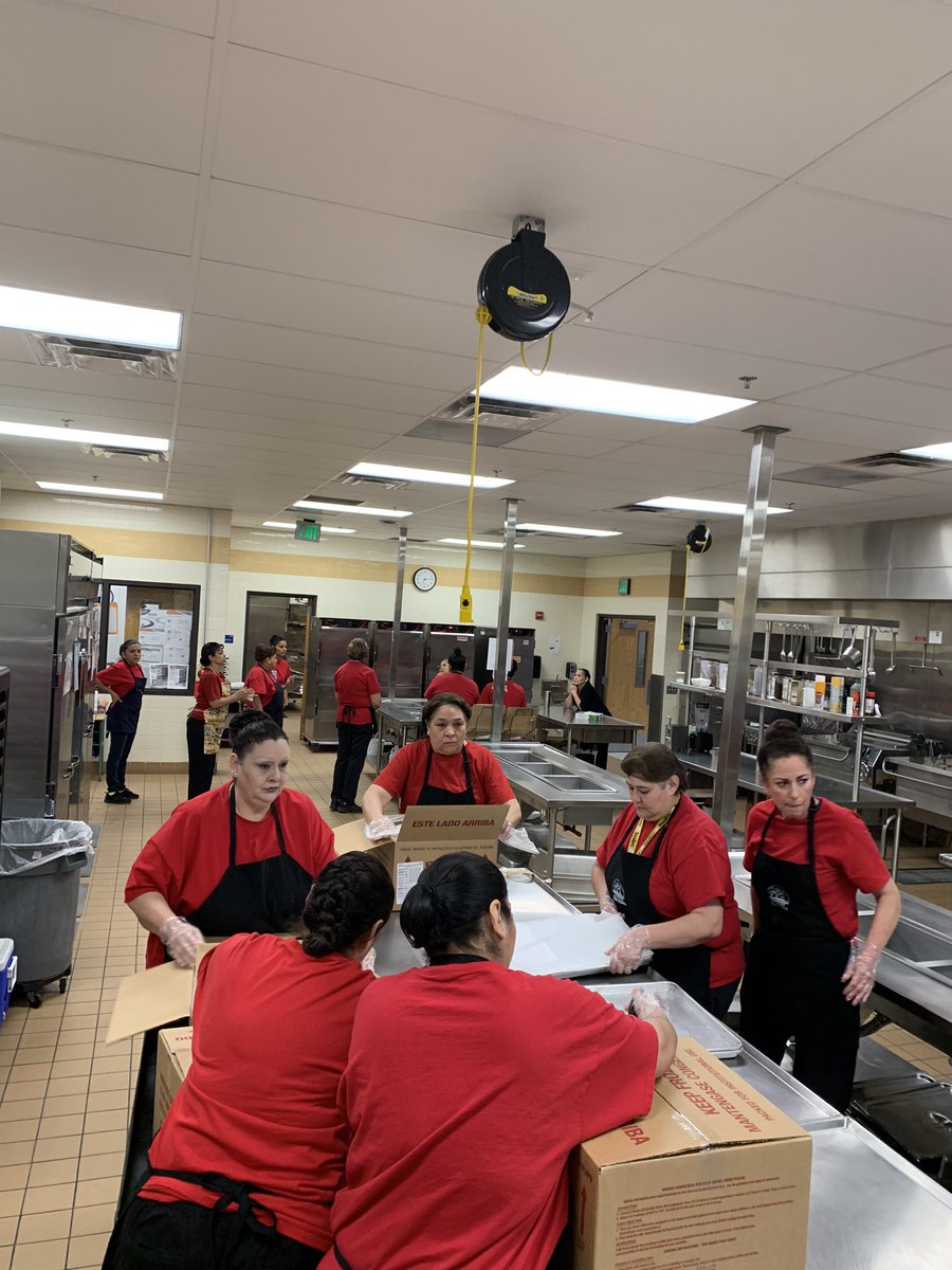 MASerrano20's tweet photo. Breakfast on its way!  Starting lunch 🥗 very early!   Great 👍 teamwork!!! @KarenTrujillolc #LCPSStrong https://t.co/GiIdEex5W4