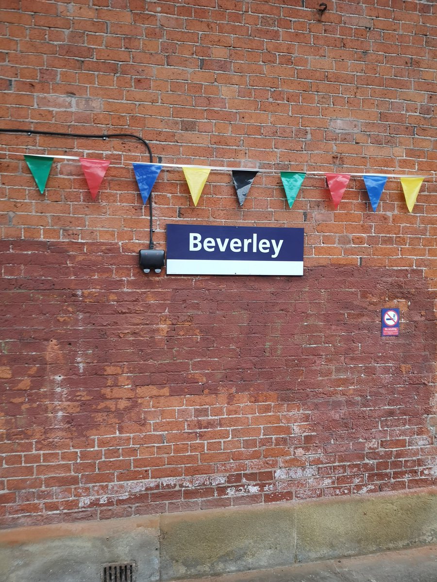 davebrown8134's tweet photo. Down at Beverley train station with @DettyErvas raising awareness around #cse &amp; #cce connecting with our community #ERHUexploitaware https://t.co/uyWvcnjNY2