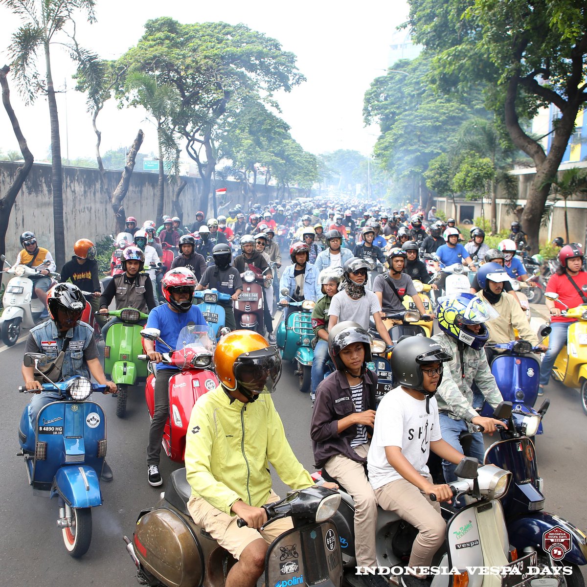 indovespadays's tweet photo. Untuk sementara hindari penumpukan terlebih dahulu | π· by #IndonesiaVespaDays Team #vespa #piaggio #setaradivespa #vespa_official #vespaworld #indonesiavespadayscommunity #invadr #indonesiavespadays #vespaclub #vespacommunity #vespafamily #vespafreaks #vespagroup #vespagram #ivd https://t.co/nZXVeDpw2e