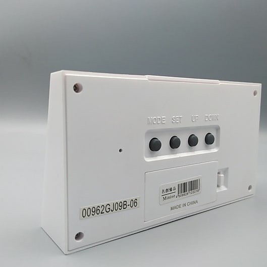 Printfactoryng's tweet image. Branded gift items are creative ways of keeping your brands in the sight and heart of people.

Get this cool table clock branded for your company.

#printfactoryng #brandedclock
#brandedtableclock
#creativegifts #gifts #souvenirs
#promogift #Abuja #Eventplanners #mondaythoughts