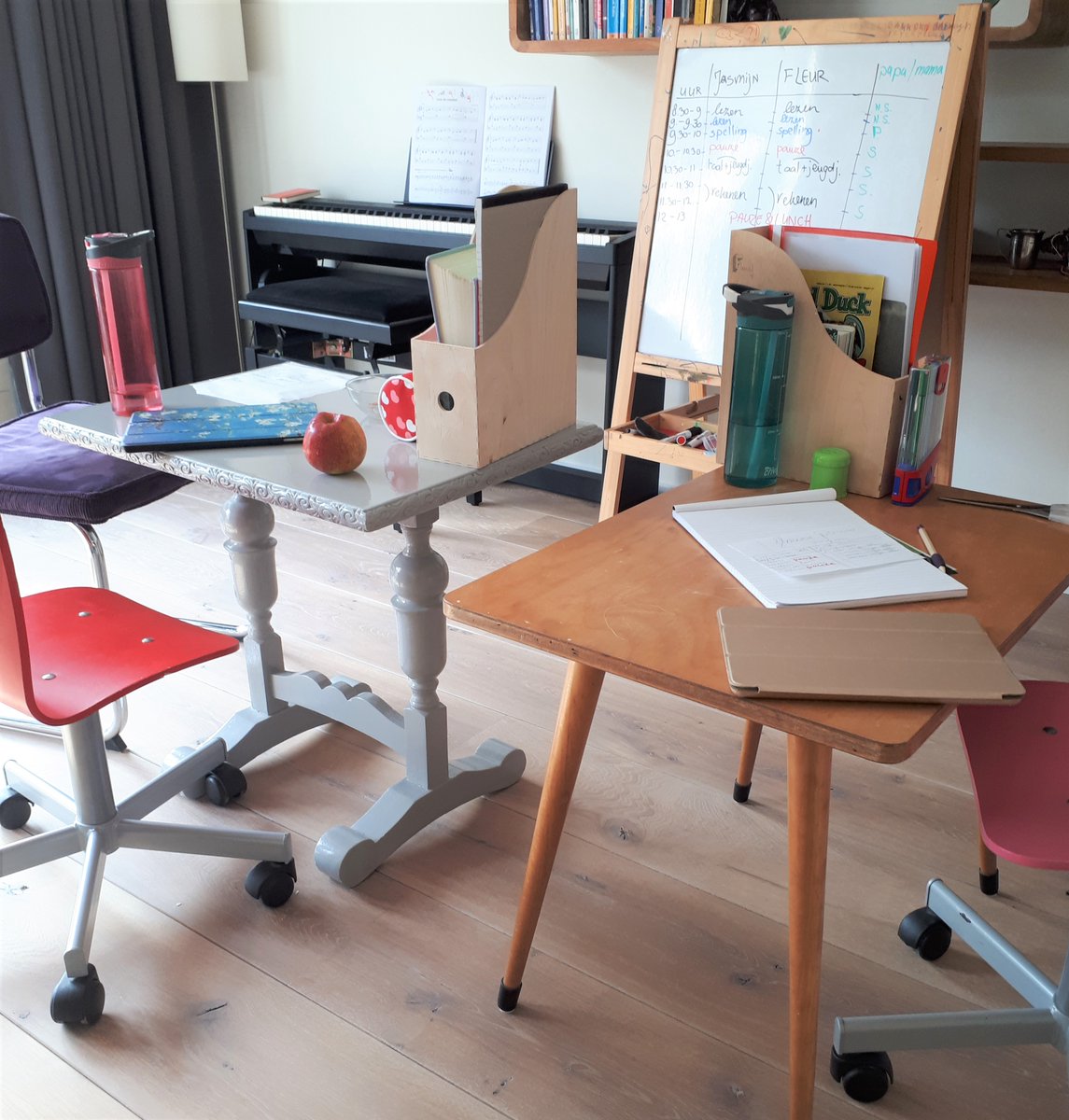 #thuisonderwijs #thuiswerken #work21 | vandaag begonnen met thuiswerken en thuisonderwijs, net als waarschijnlijk vele andere ouders. Nog met een fysiek planbord, en 2 enthousiaste kinderen die de draad gewoon oppakken alsof ze op school zitten.