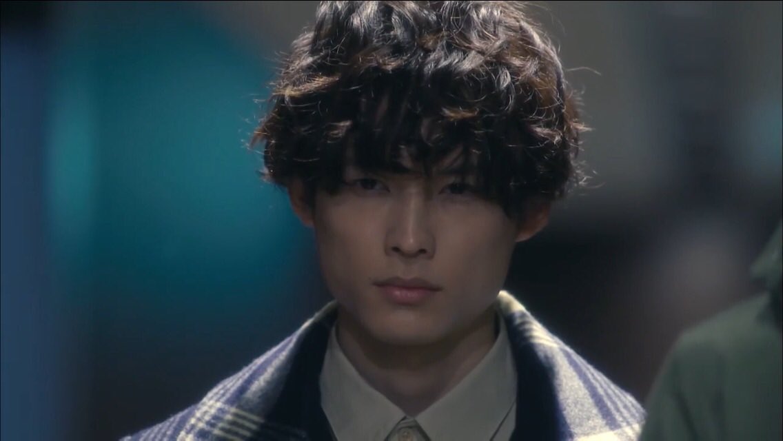 松村北斗の画像をアップすると近い構図の犬の画像が送られてくる Togetter 松村北斗の画像をアップすると近い構図の犬の画像が送られてくる Togetter