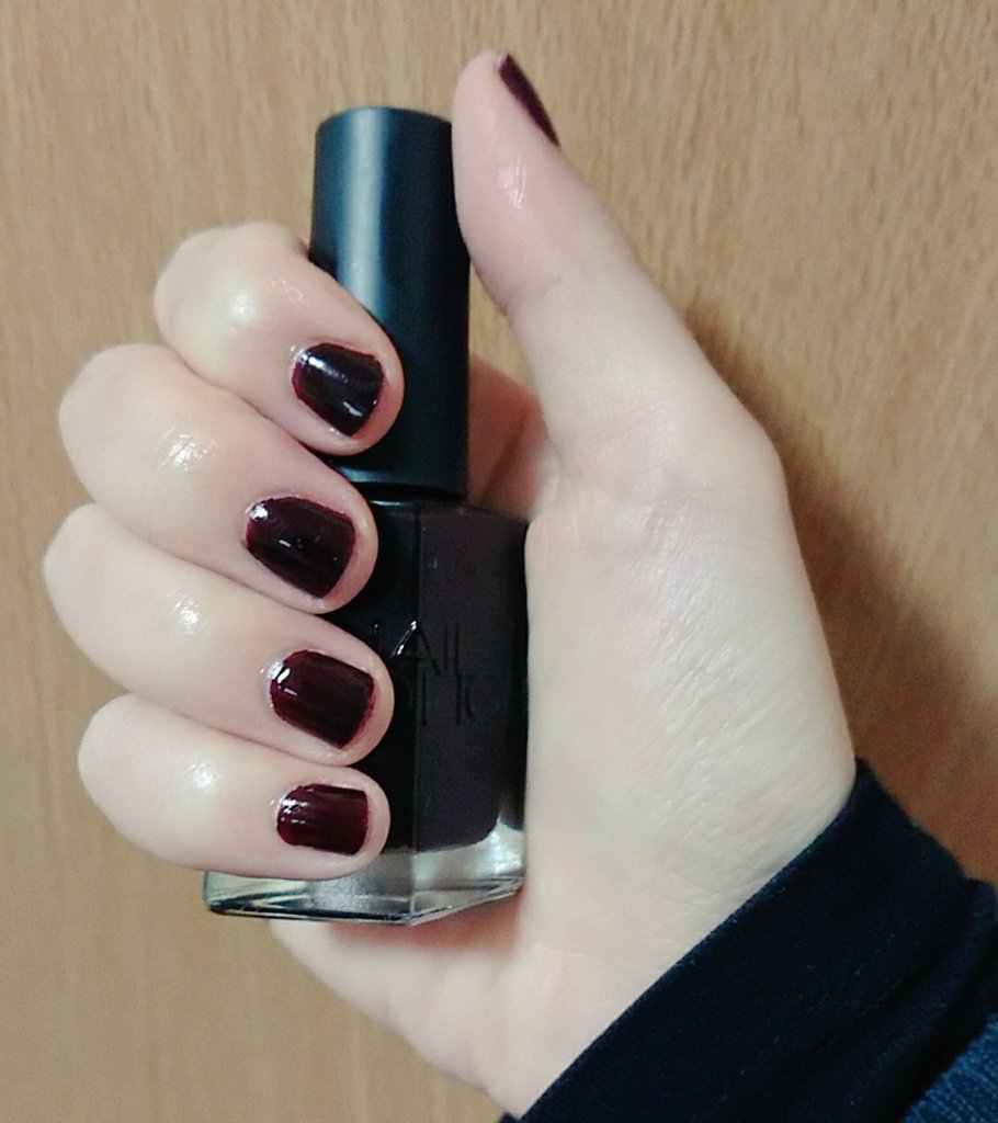 ネイルホリック24_7 RO681 血豆というか、乾いた血に黒と紫を混ぜて