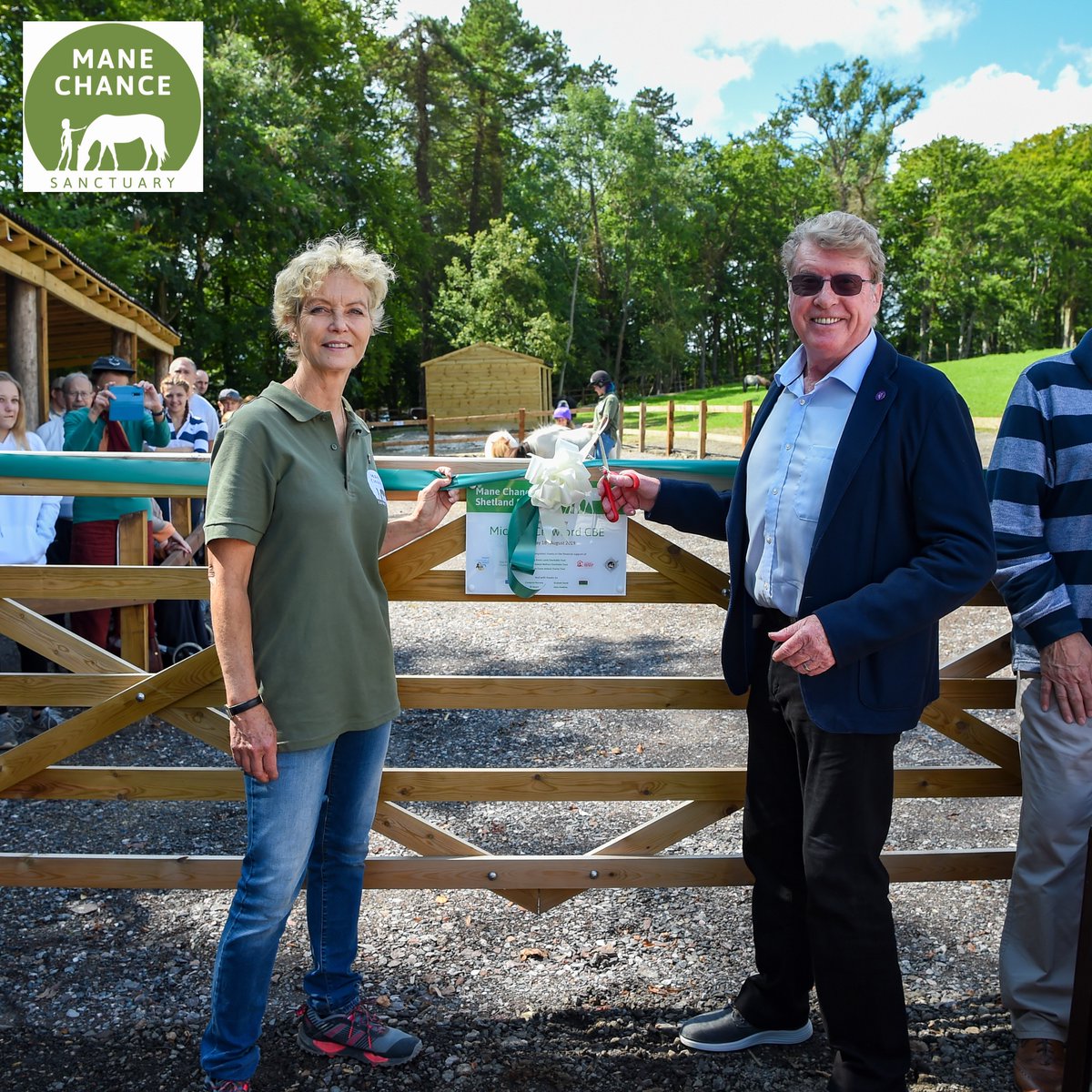 manechance's tweet photo. It’s #DisabledAccessDay today. Did you know we designed our #Shettie paddock so it can be accessed by everyone? We try to make our #Sanctuary #accessible as we want everyone to benefit. (Jenny with #MichaelCrawford, when he cut the ribbon on the paddock at our Open Day in 2019!) https://t.co/AbzpNgnctY
