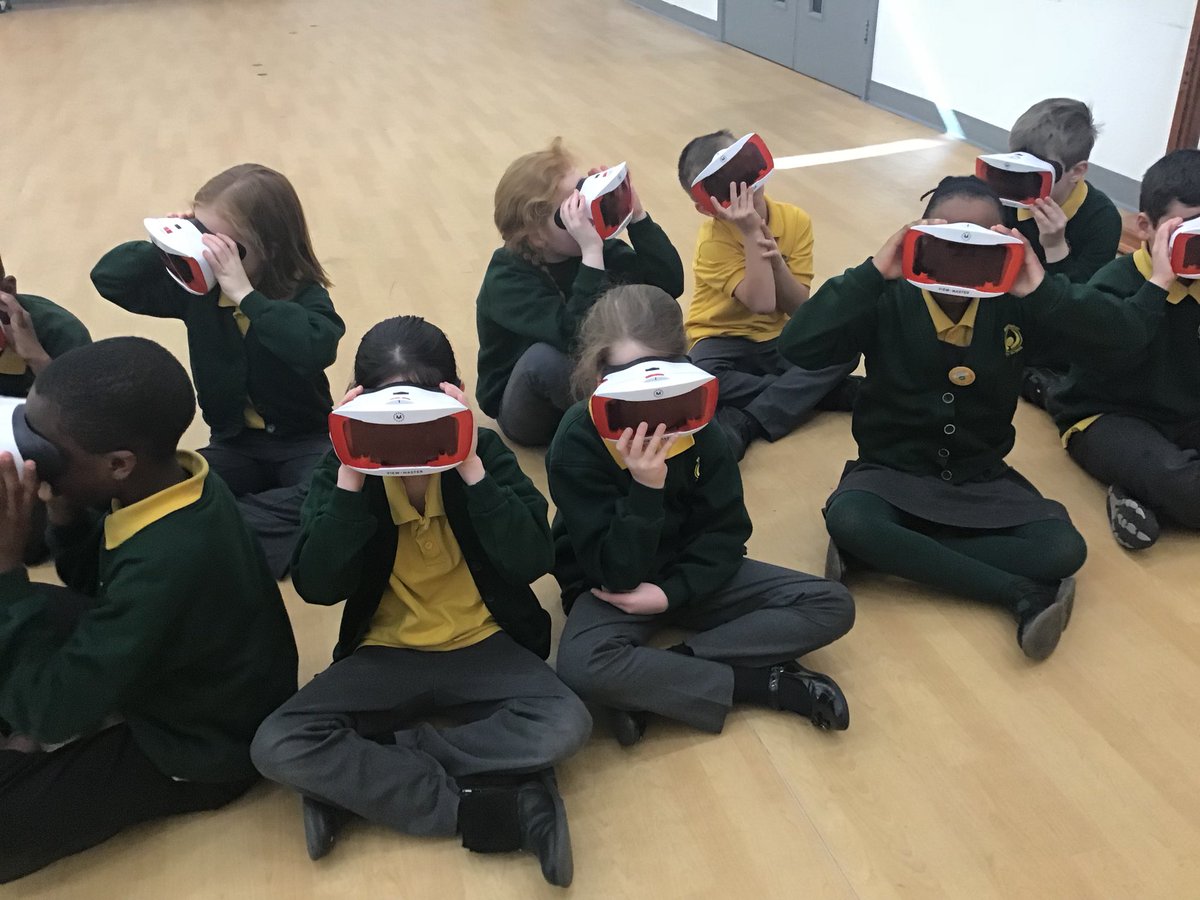 dovesMPS's tweet photo. Doves are learning lots by visiting different planets this morning @ScienceMps https://t.co/Puza77IP9T