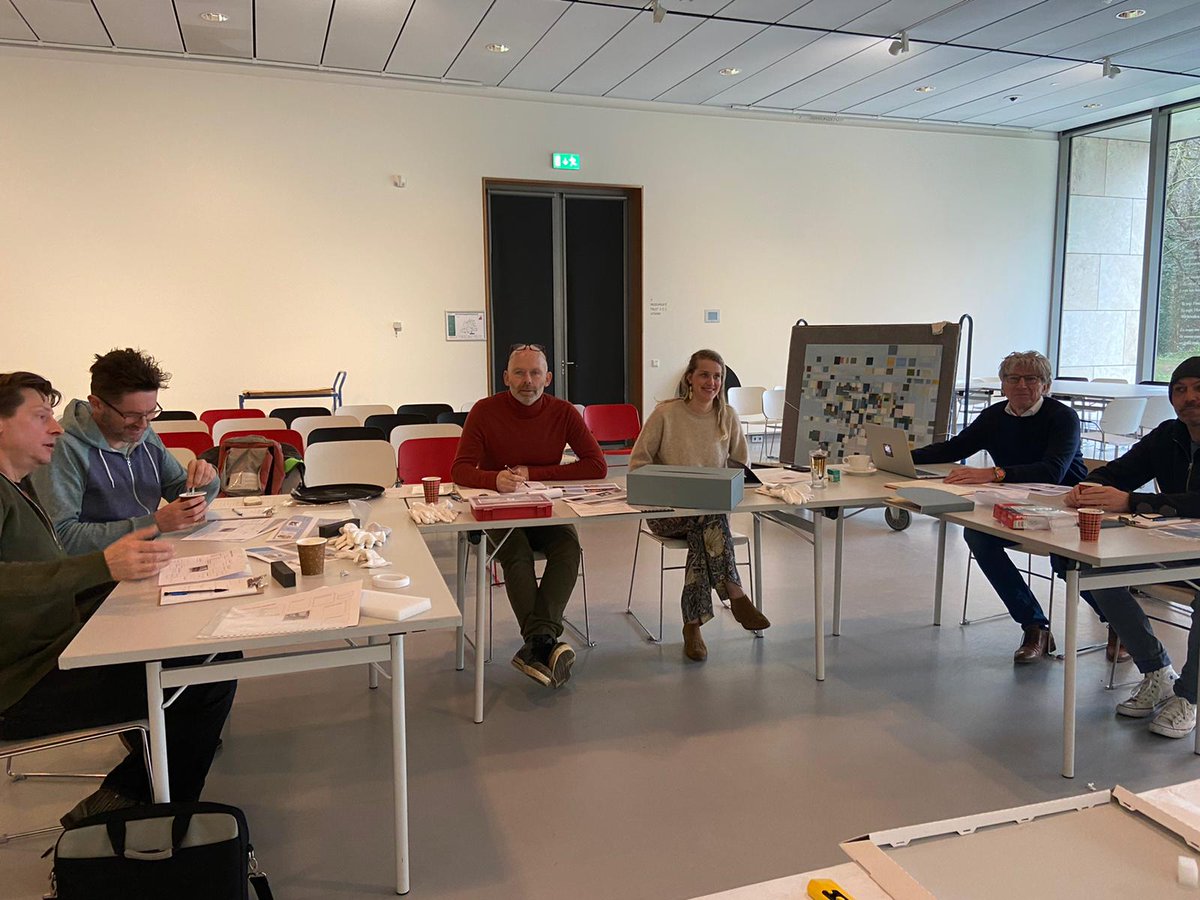 Vorige week dinsdag hebben wij een succesvolle Art Handlingscursus gegeven bij Museum Kranenburgh! 

Onze cursus wordt persoonlijk afgestemd op de wensen, collectie en het niveau van uw museum! Interesse of graag meer informatie? Stuur een mailtje naar annegreet@artandfacts.nl