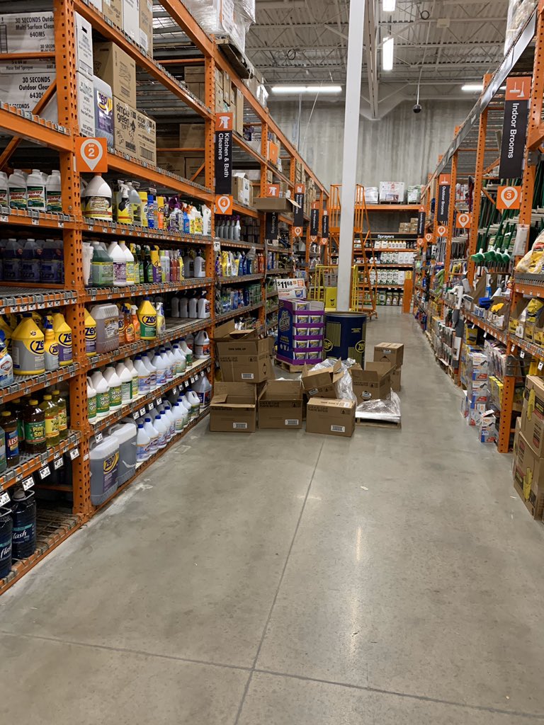 peg42841's tweet photo. Cleaning aisle blitz this Monday morning @TeamWesterlyRI @maryanne_stl https://t.co/2n1G3Z6meW