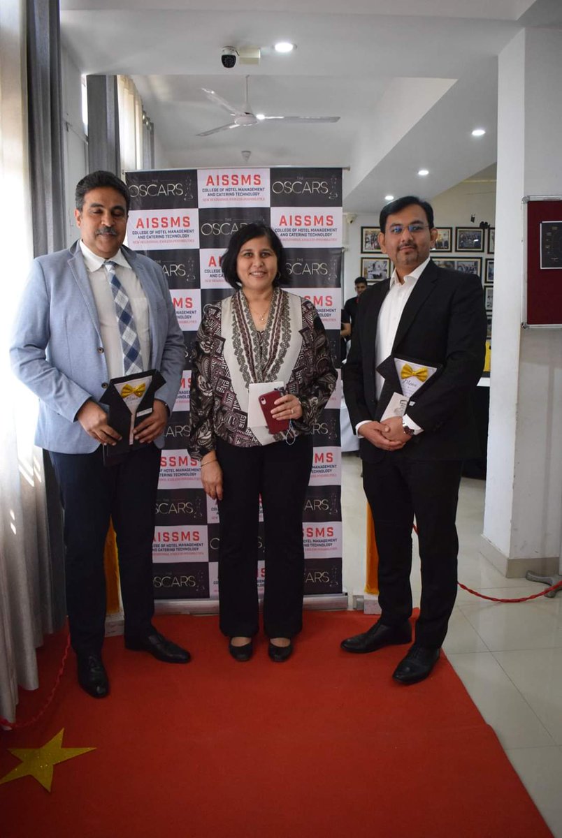 AISSMS_CHMCT's tweet photo. Oscar theme, Formal Lunch was organised by our TY. BHMCT students. The event was a success with a very Professional service with refreshing mocktails and great food.
Excellent decor done by Accommodations team.
Congratulations Third Year BHMCT class.
#themelunch #aissmschmct https://t.co/fOIcOIPXFJ