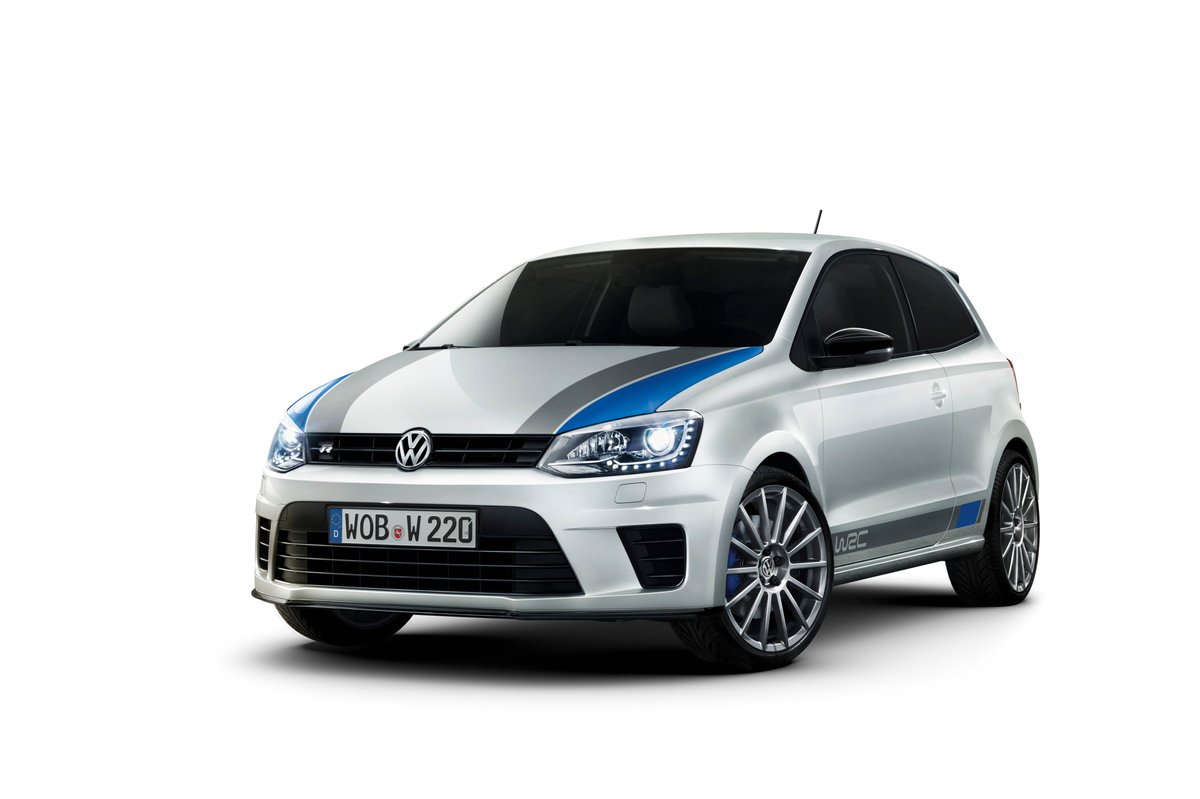 VW_es's tweet photo. @Hasta_el_Pijo ¡Sin duda, un #Polo #R sería espectacular! 😍 Aunque... si volvemos a un pasado no muy lejano, ya tuvimos un #PoloR de edición limitada...🤔¡Un super abrazo!😉 https://t.co/MieTTgAxOI