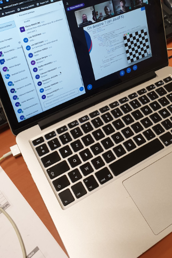 imerir's tweet photo. Démarrage des cours à distance pour les apprentis et élèves @imerir suite aux conséquences liées au #COVID19 de fermer les écoles/cfa/... https://t.co/oSQZw7DWdF