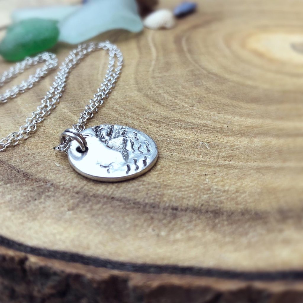 DevonsentX's tweet image. New #handmade #necklace inspired by my happy place #teignmouth #devonsentjewellery @VisitDevon @TeignmouthLove @TeignTourism @BritishSeaside @TeignmouthPier  @Devon_Hour @DevonVisitor @visitsouthwest @ClubTeignmouth