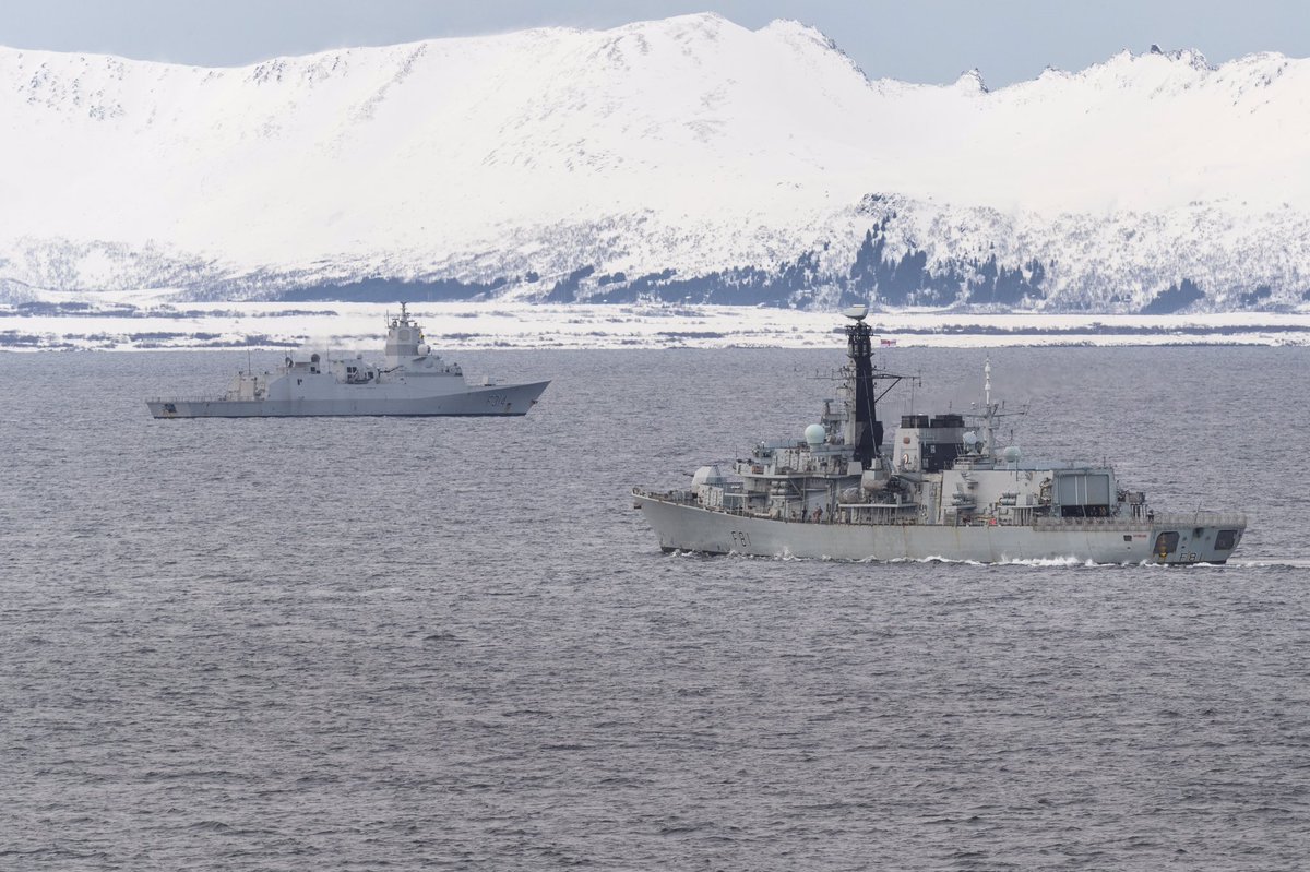Afgelopen weken oefende de Koninklijke Marine tijdens de oefening #ColdResponse20 in extreme arctische omstandigheden. Ondanks de versnelde afbouw vanwege de COVID-19 situatie is het erg nuttig en leerzaam geweest. Een kleine impressie van de internationale samenwerking. #UKNL