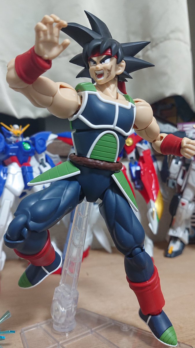 さくしゅん バーダック完成しました ドラゴンボールで1番好きなキャラなのでキット化してくれて本当に嬉しいです バンダナは元々白くて仲間の血を拭いて自分の頭に巻き付けたのがカッコイイよなぁ 欲を言えばバンダナ無しバージョンやスカウターも
