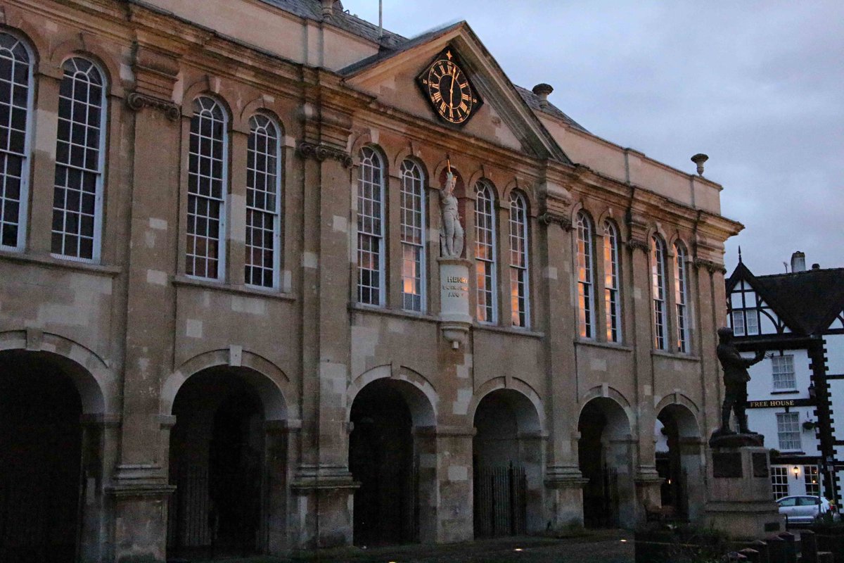 Roo__Williams's tweet photo. Last night #ShireHallMonmouth in #Monmouth reflecting a Shepherd's red sky at night @ShireHallMon Beautiful evening in #MarvellousMonmouth the best place on earth to live! #Monmouthshire #visit_mon #visitMon #visitWales #happy #home #hometown #Wales #SouthWales #visitSouthWales https://t.co/wVUkhj3y3n