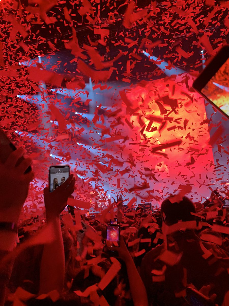 DuncbeingDunc's tweet photo. Sensational🎉@LewisCapaldi https://t.co/KYg3nHvMRD