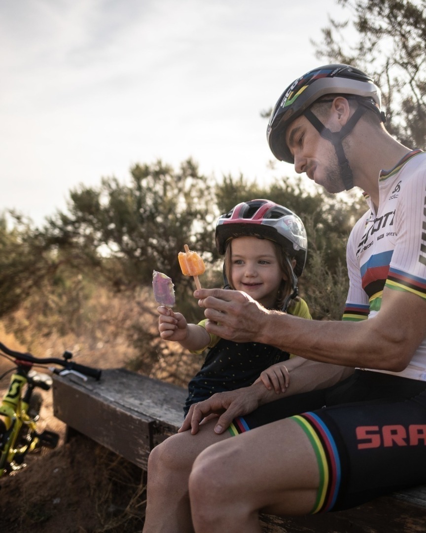 SCOTT Bike (@bikeonscott) on Twitter photo Like father, like daughter. It’s ice cream time for <a href="/nschurter/">Nino Schurter</a> and Lisa after a ride in South Africa.
Watch the new #HeroesInspireHeroes Ep.3 – "Daddy Daughter Day": bit.ly/2vOuper
#NOSHORTCUTS #SCOTTbikes
📷: Etienne van Rensburg Like father, like daughter. It’s ice cream time for <a href="/nschurter/">Nino Schurter</a> and Lisa after a ride in South Africa.
Watch the new #HeroesInspireHeroes Ep.3 – "Daddy Daughter Day": bit.ly/2vOuper
#NOSHORTCUTS #SCOTTbikes
📷: Etienne van Rensburg