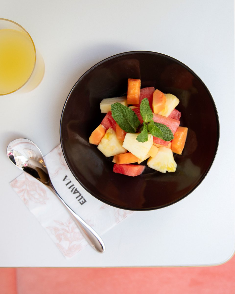 Sometimes it’s not just coffee that can make you feel alive in the morning. Pick up a fruit salad to eat in, or have on the go from @ellamialondon