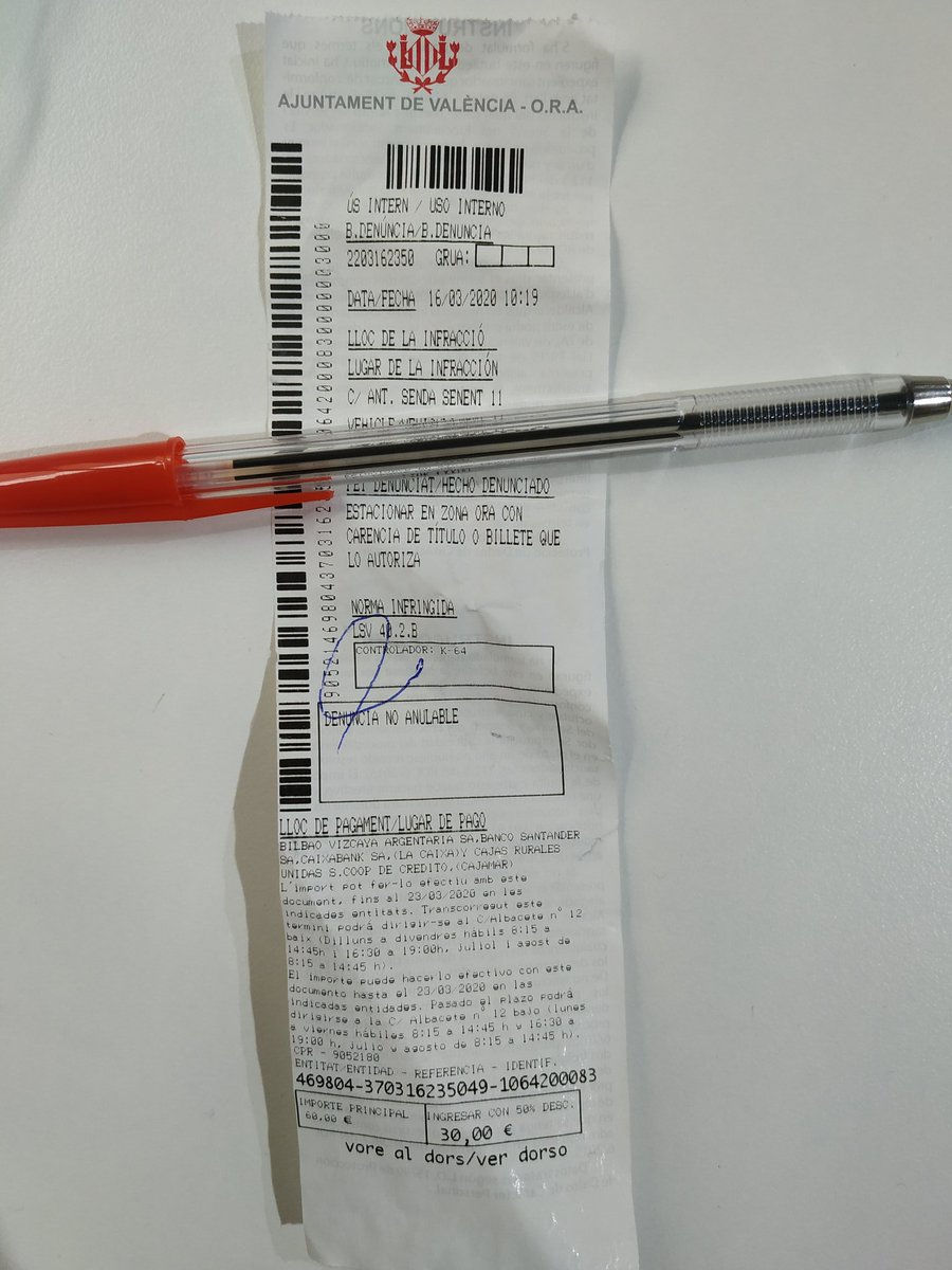 Coboooos's tweet photo. Poca solidaridad!! Ante la obligación de aparcar en zona azul por no tener más sitio donde aparcar en este estado de alarma en el que está España! Han decidido multarme!! @AjuntamentVLC @EspejoPublico #ESPTadoAlerta ¿Es una necesidad tener que salir a la calle cada 2h para pagar? https://t.co/LrTX72SqJU