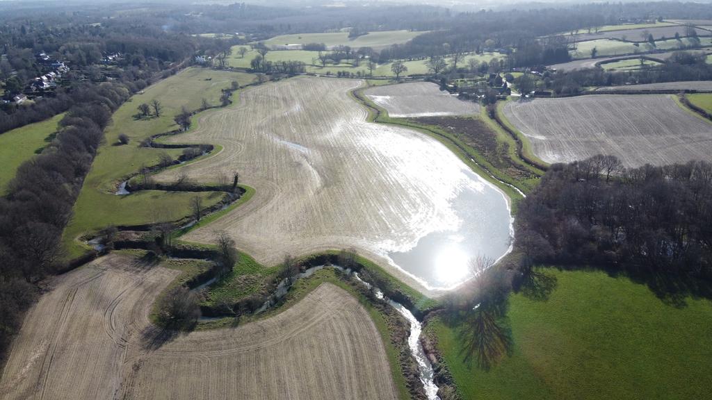 MarcusNovius's tweet photo. Forest way near Gr0oombridge. Spring has sprung! 
#groombridge #field #spring #djiglobal #forestway #forestrow https://t.co/Knh4FBTLpo